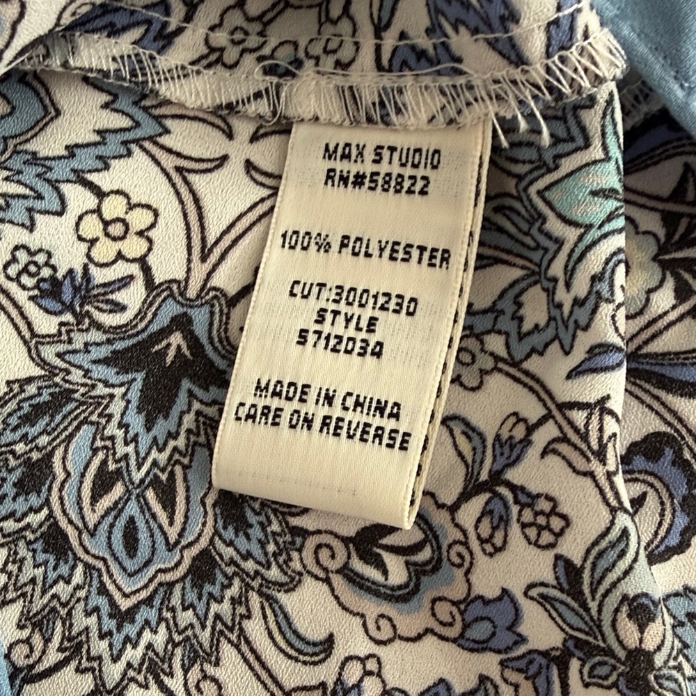 Max Studio Blue & White Patterned Women's Top Size Small NWT - Picture 5 of 5